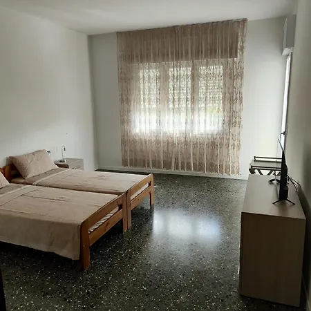 George - - Venice Lido - Italy Апартаменты